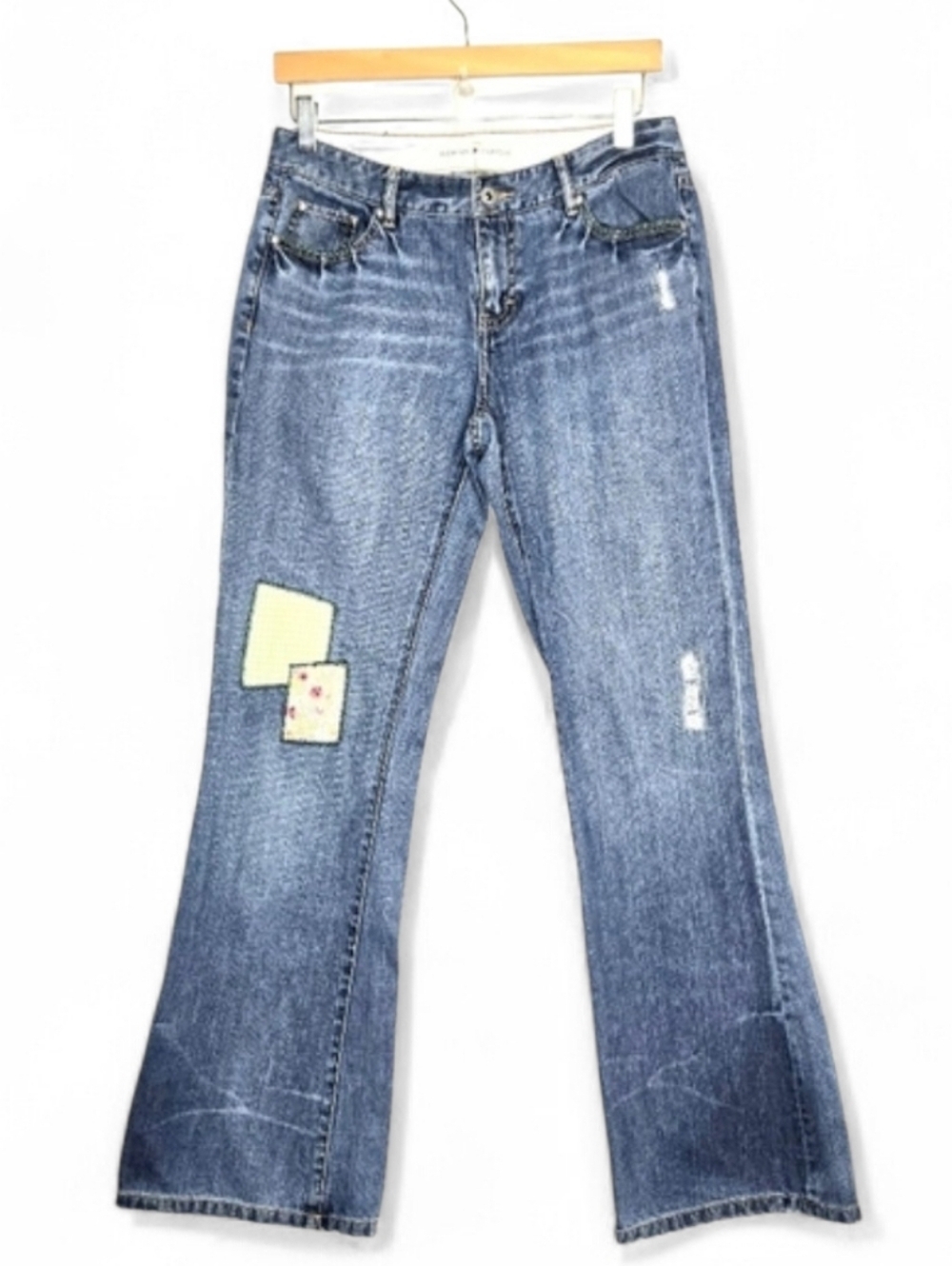 Tommy Hilfiger Low Rise Flare Patch Jeans. Blue, Size 6.